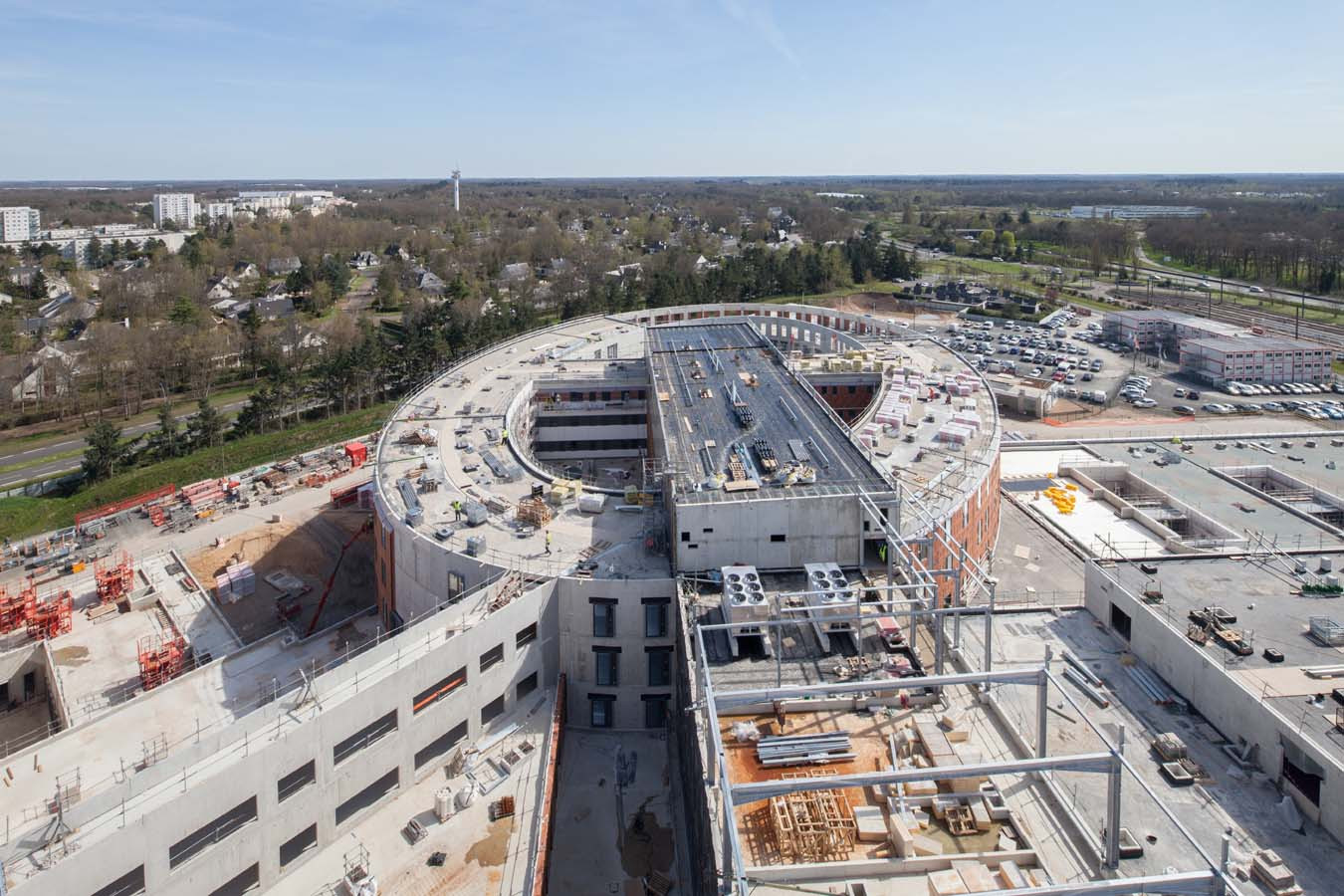 SPU_ORLEANS_CH_13_11h45_vue-grue-pole_mere-enfant_6